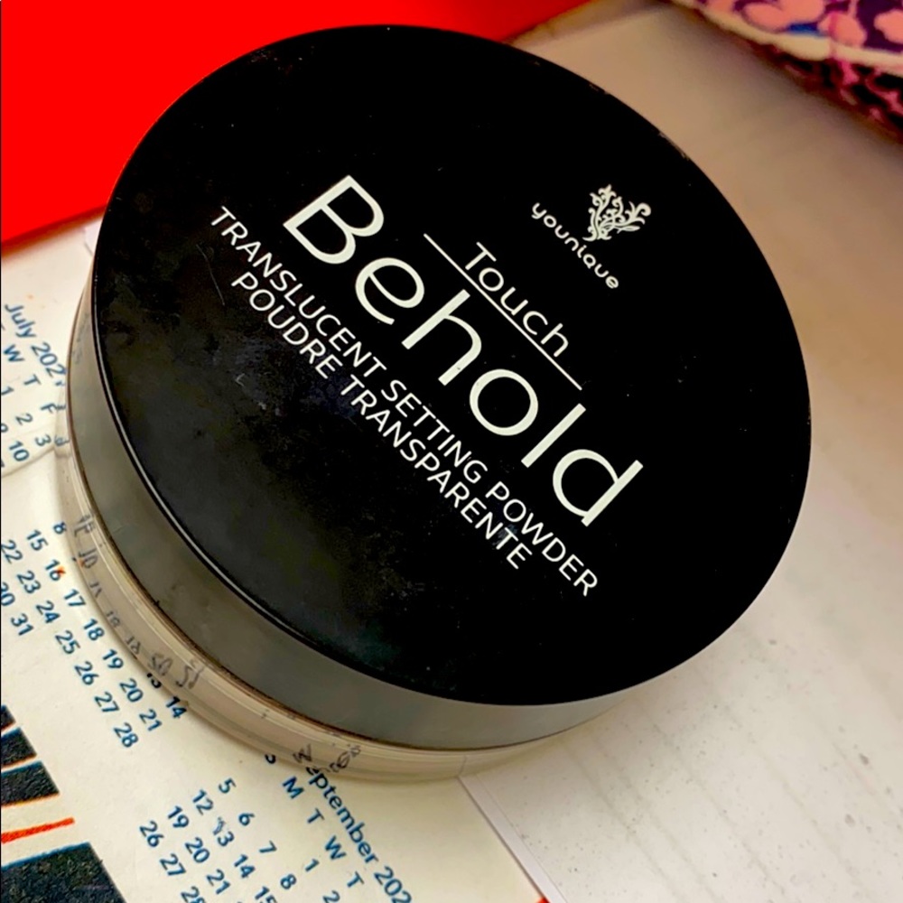 Younique translucent setting powder ✅